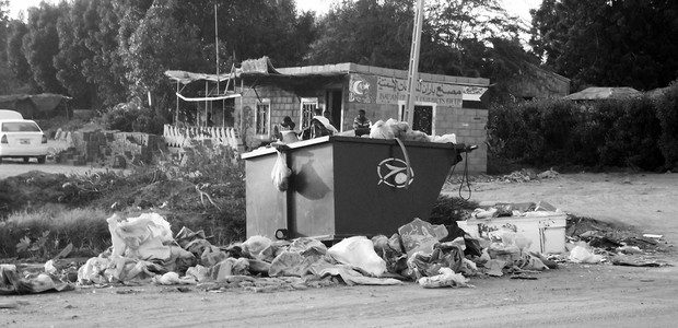 Waste management: not high on the agenda in Khartoum. (photo: The Niles | Elzahraa Jadallah)