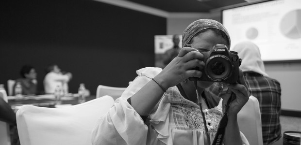 The Egyptian photographer and filmmaker Asmaa Gamal during a The Niles editorial conference. (photo: The Niles / Bullen Chol)